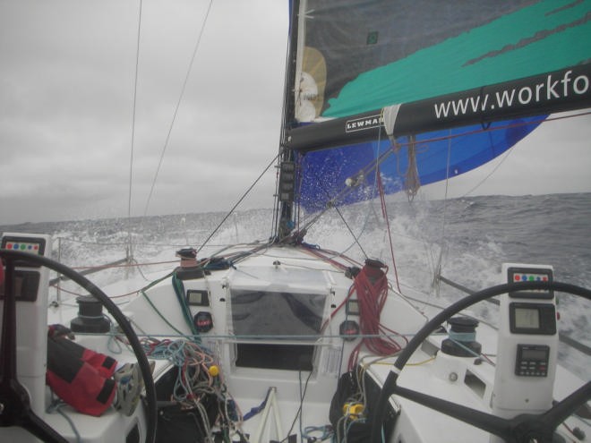 The Quantum Racing crew is on the stern quarter  - 2007 Audi Sydney Southport race © Quantum Sail Design Group http://www.quantumsails.com/